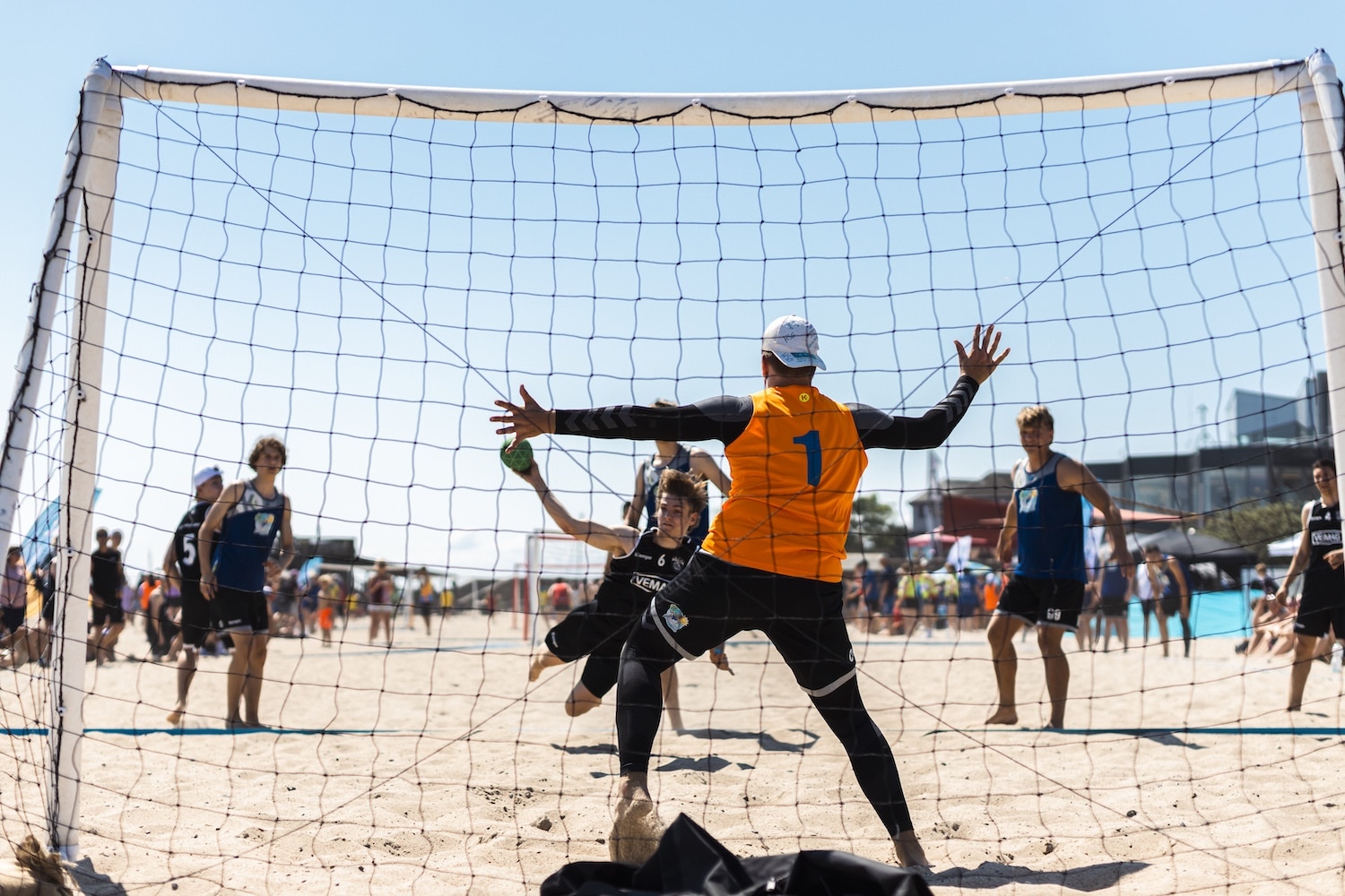  Einladungsflyer_2025 - beachhandballcup.com Illustration 